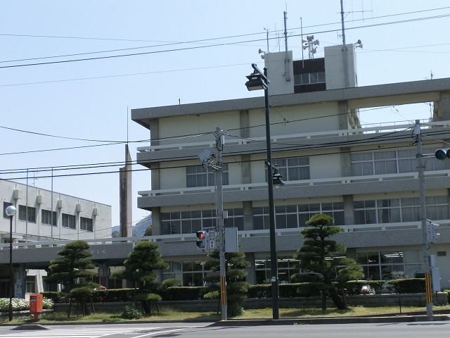 Government office. Mitoyo City Hall Takuma 1617m until the branch office (government office)