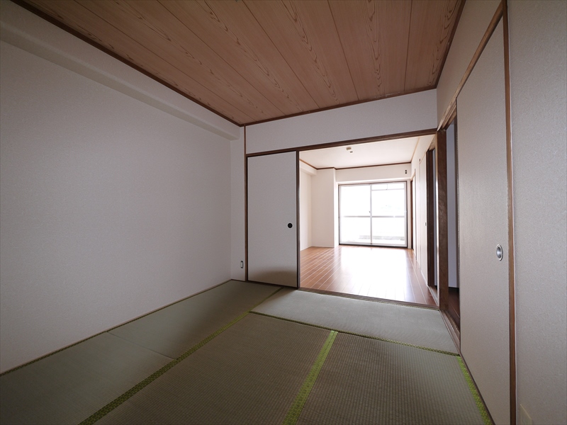 Other room space. From 6 Pledge Japanese-style room, 7.5 Pledge Western-style + balcony