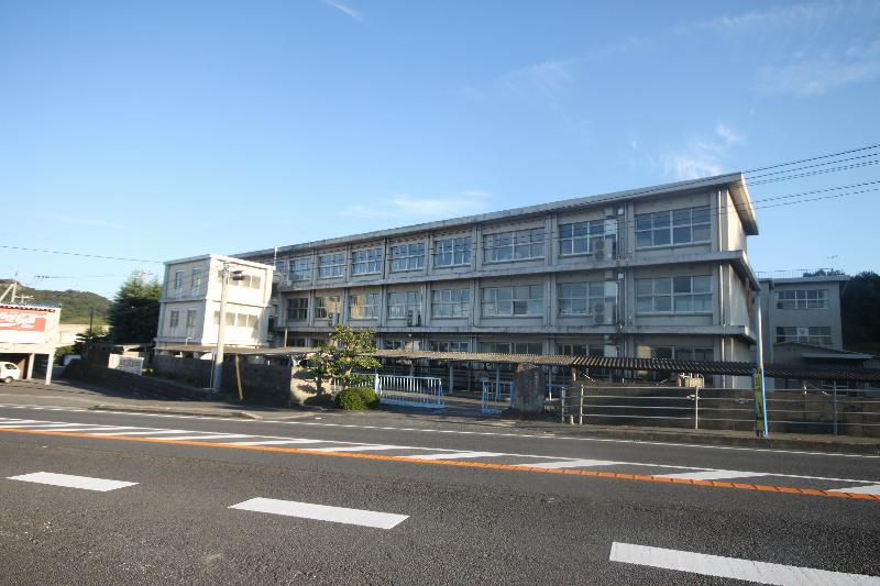 Other. It is about 11 minutes walk from the municipal Shido junior high school.
