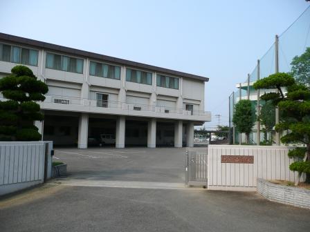Junior high school. Sanuki Municipal Shido junior high school (junior high school) up to 892m