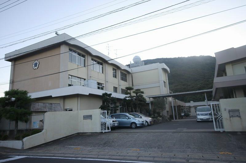 Other. It is about a 10-minute walk from the Takamatsu Municipal Yashimahigashi Elementary School.