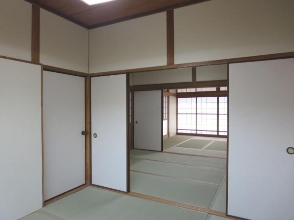 Non-living room. Even if many relatives is a Japanese-style room between the 3 rooms More peace of mind. If you remove the sliding door will be large space.