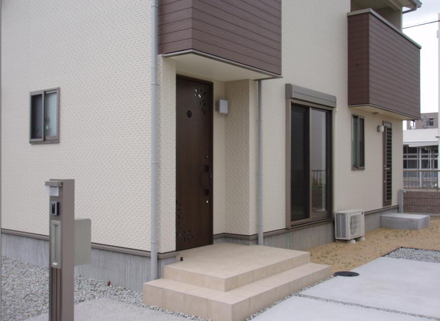 Entrance. Local (May 2013) Shooting