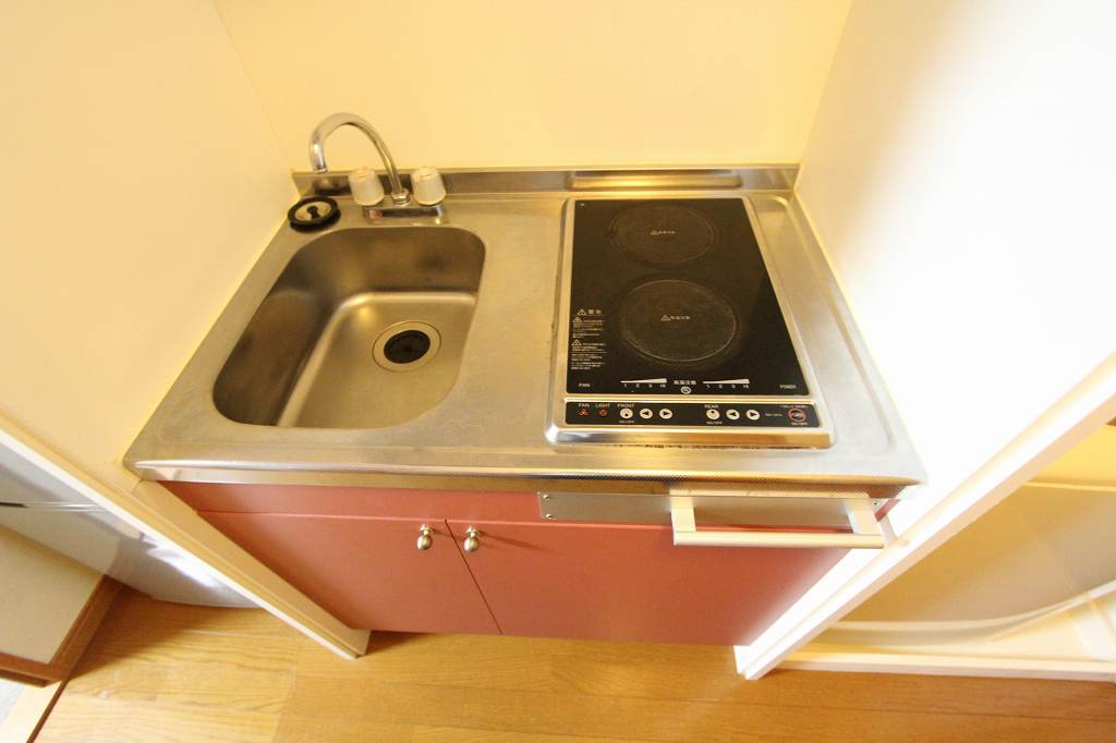 Kitchen. It is an electric stove 2-neck ☆