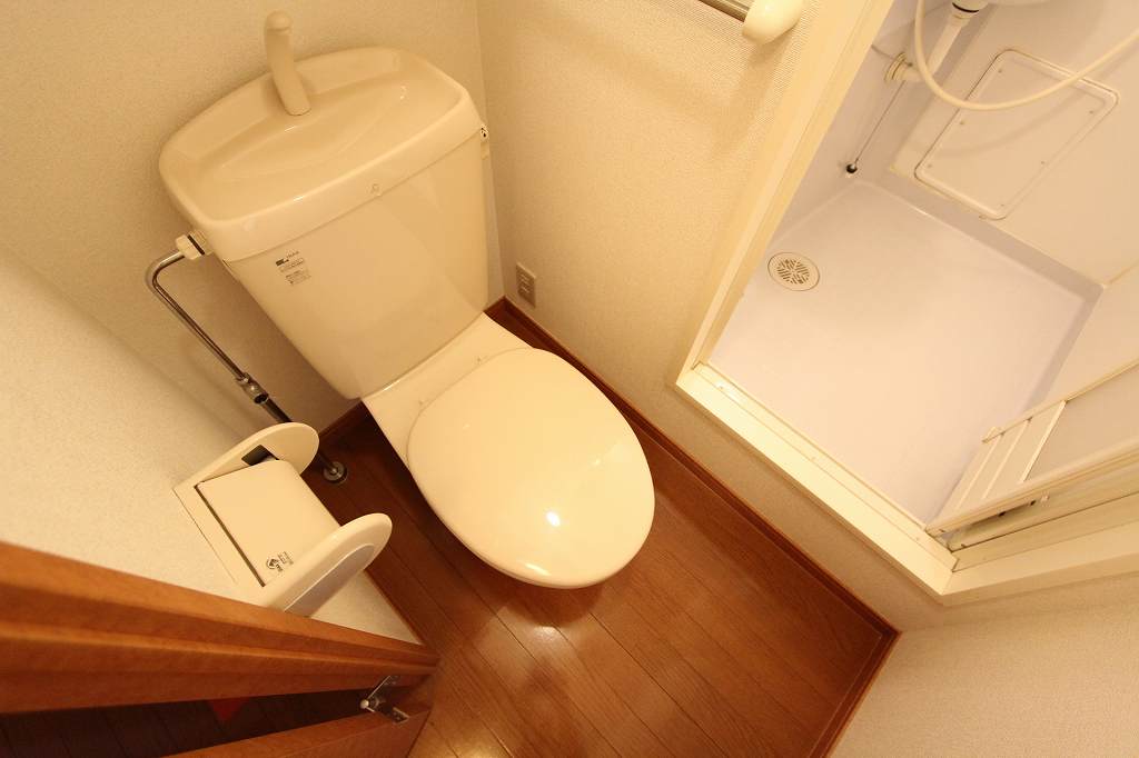 Toilet. It is a toilet with a clean ☆