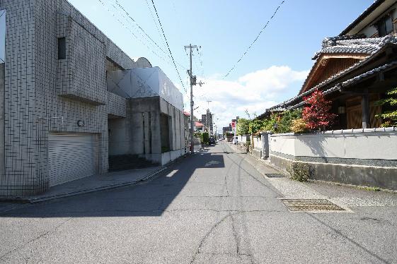 Local photos, including front road. In the corner lot in the readjustment land, Ventilation is also good.