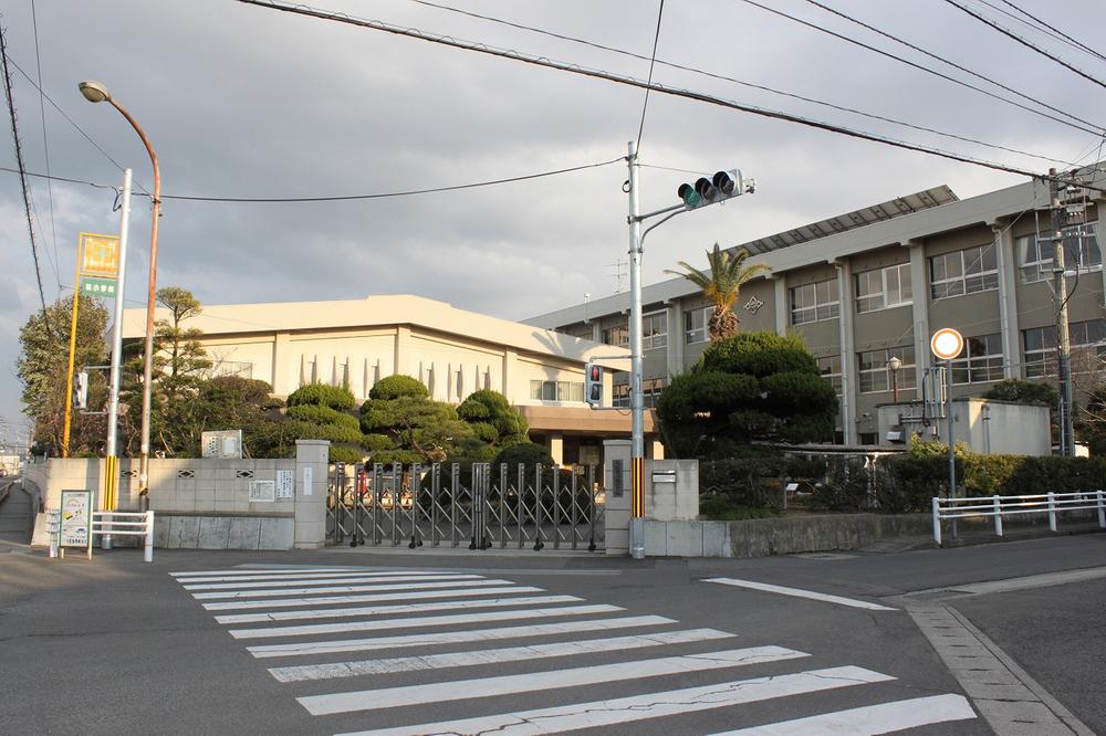 Primary school. 1450m to Takamatsu City Forest Elementary School