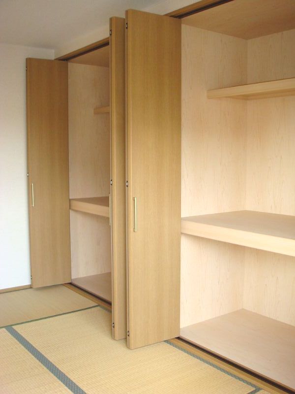 Receipt. It is a large storage of Japanese-style room. It is a great satisfaction that there is only this!