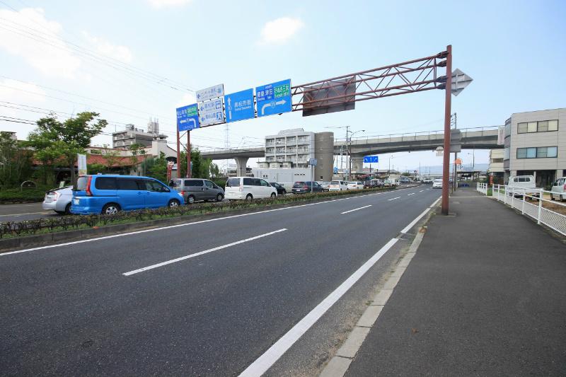 Local photos, including front road. Sanuki is Tokaido (prefectural road line 10). 