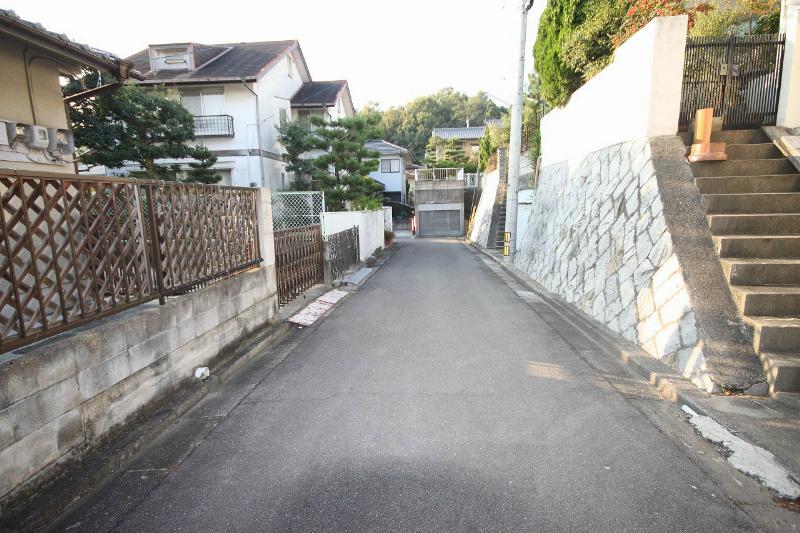 Local photos, including front road. It is a good residence of per yang facing the southwest road about 4.0m.