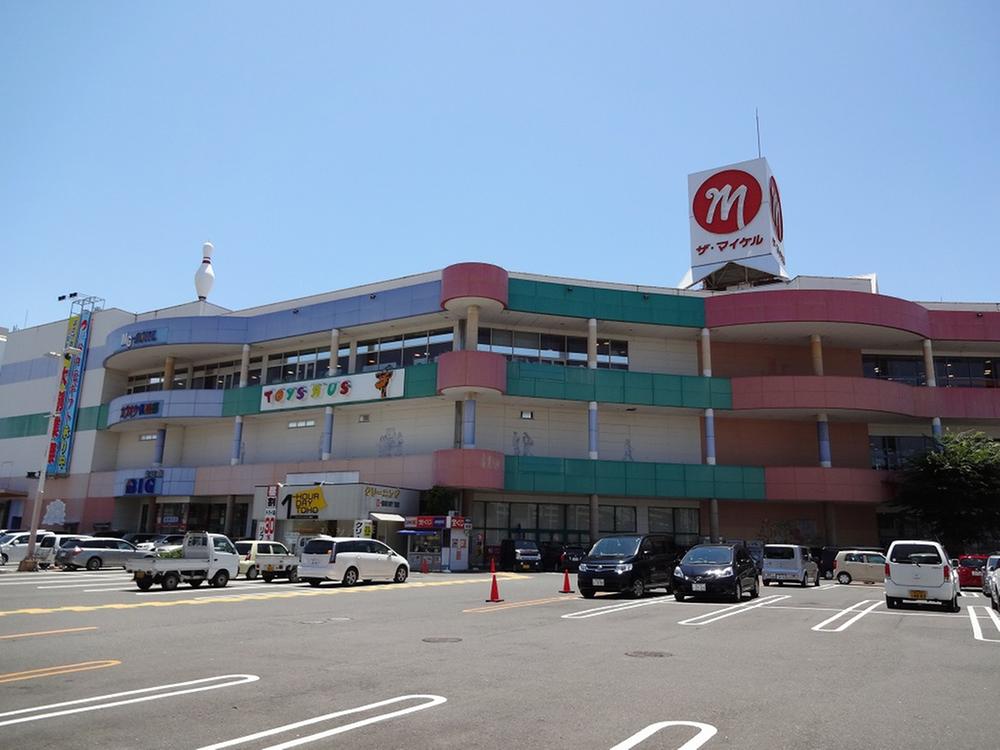 Supermarket. Marunaka 150m to power City Yashima