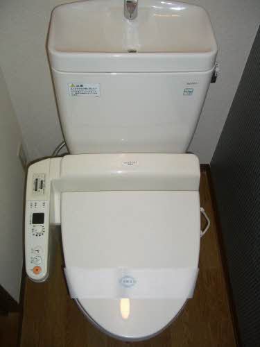 Toilet. 1-202