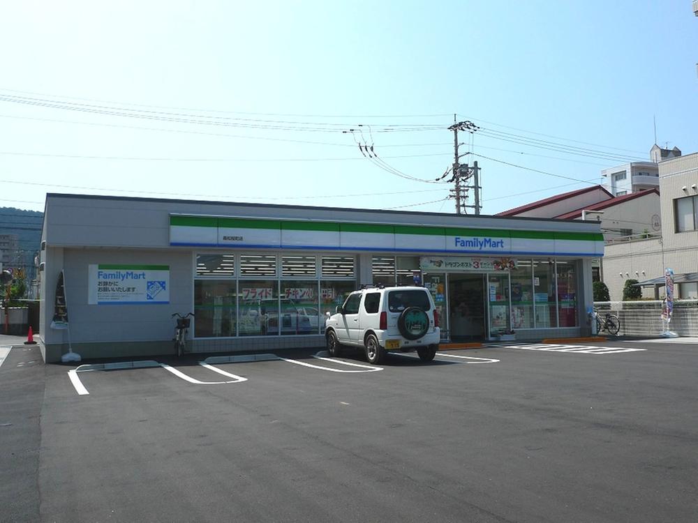 Convenience store. 10m to FamilyMart Takamatsu Sakuramachi shop