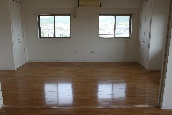 Non-living room. You are free to floor plan changes according to the lifestyle.