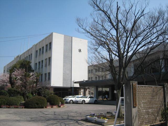 Primary school. 947m to Takamatsu Municipal Otaminami Elementary School