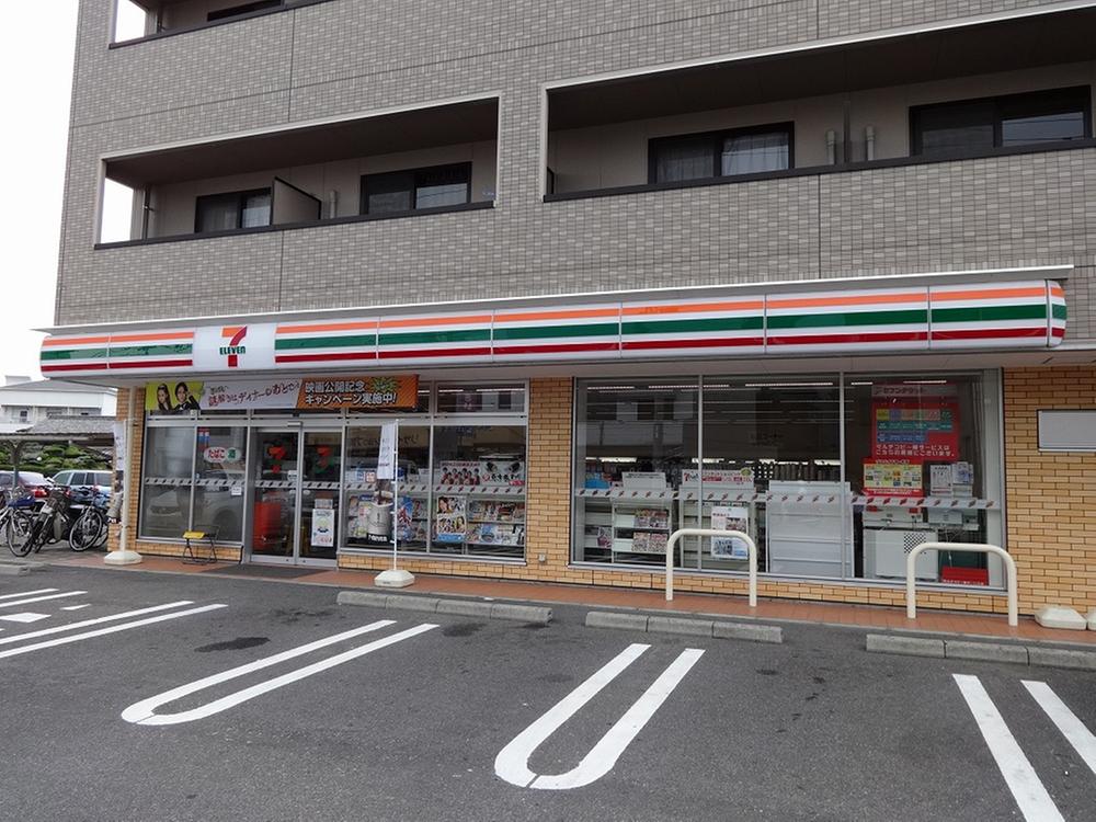Convenience store. Seven-Eleven 300m to Takamatsu Kita-cho Kawanishi shop