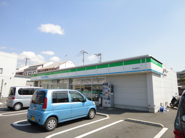 Convenience store. 410m to FamilyMart Takamatsunishi Machiten (convenience store)