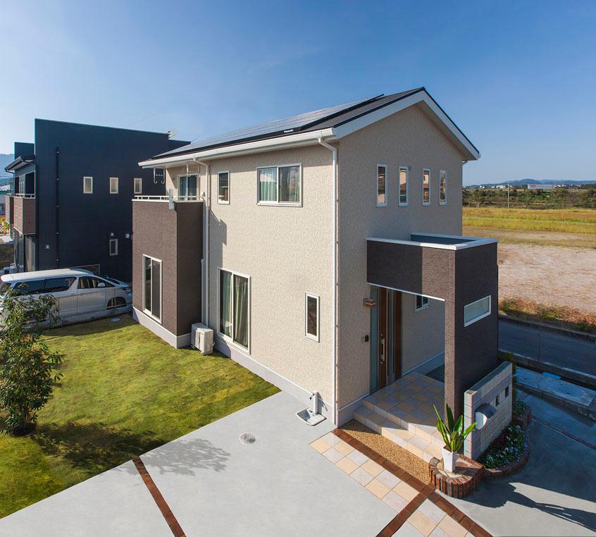 Local appearance photo. In modern natural tiles, Garden also spacious car will stop three!