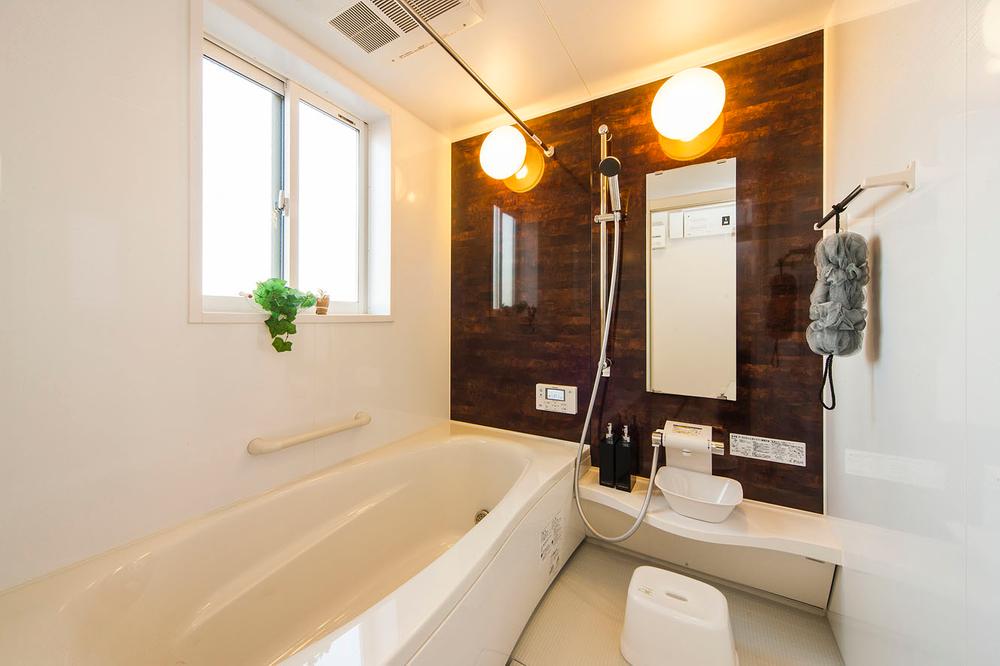 Bathroom. Offers bathing warm even in winter of No. 1 bath with a heating arouse dryer. Tub Otose easily with even water and sponge dirt in Sugopika bathtub also, Since it has become a warm tub only it will not decrease even twice after 5 hours!