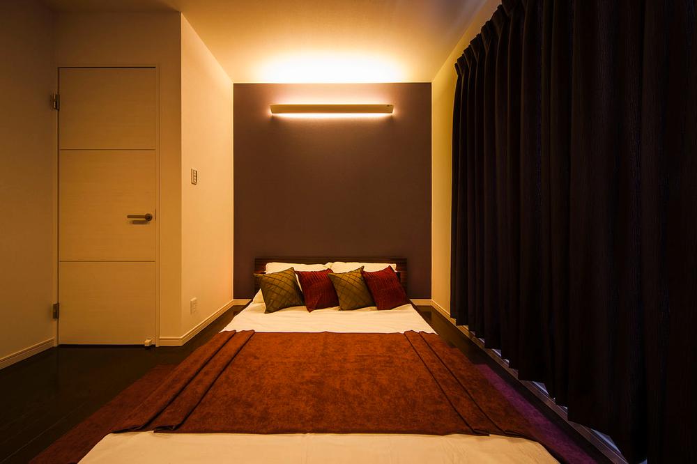 Non-living room. The walls of the bedroom with some accent, We make the atmosphere in the indirect lighting