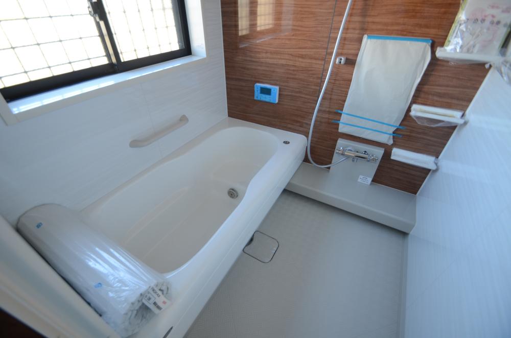 Other. Bathroom based on white and brown is full of cleanliness. It is a bathtub that can also sitz bath! 