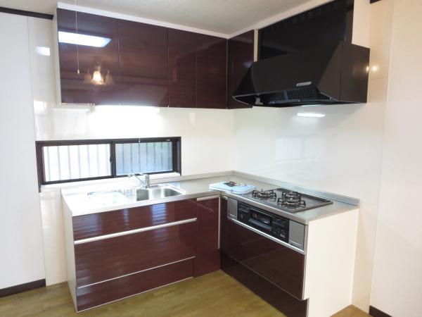 Kitchen. New L-shaped kitchen