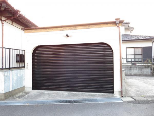 Parking lot. Effortlessly receipts dated electric shutter garage