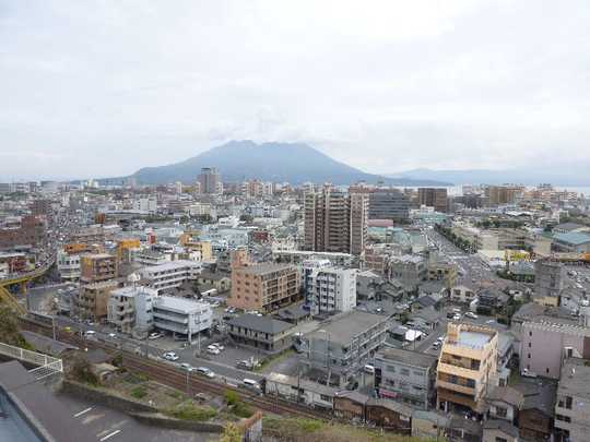 View photos from the dwelling unit. View photos of Sakurajima from the dwelling unit