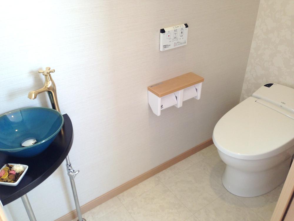 Toilet. Clean and can save water in the tank-less is also effortlessly clever toilet!