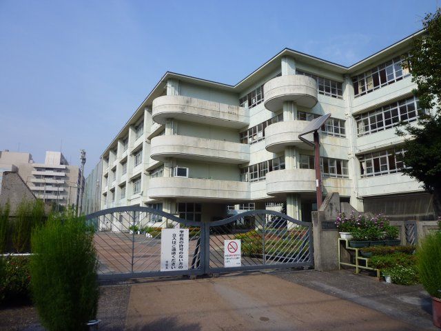 Junior high school. Kinoehigashi 580m until junior high school (junior high school)