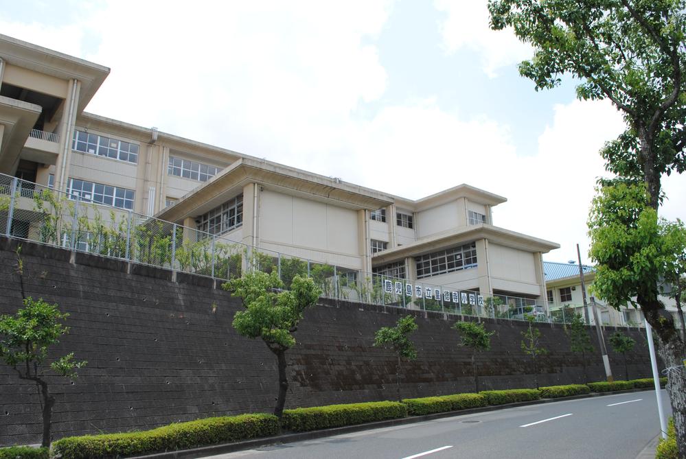 Primary school. 1000m to Kagoshima City Museum of Sumeragitokutera Elementary School