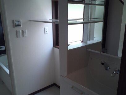 Wash basin, toilet. System washbasin ・ Storage is a good usability! (August 2013) Shooting