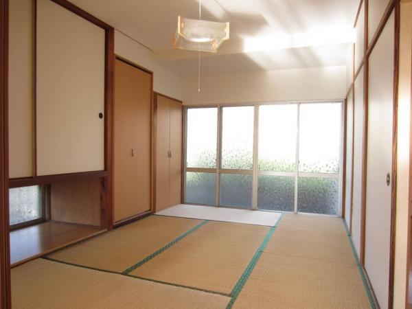 Living. Japanese-style room, which was adjacent to LDK
