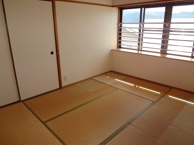 Other room space. Irresistible for lovers of Japanese-style room