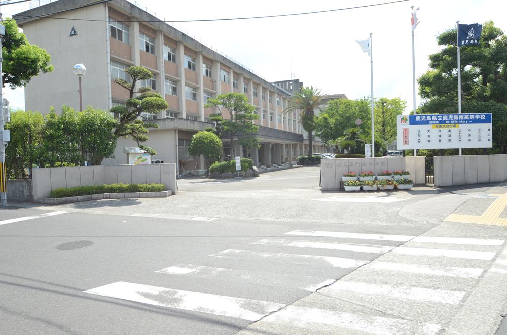 high school ・ College. Kagoshima Prefecture 386m infantry to stand Kagoshima Minami High School ・ Commercial Department ・ Information processing department ・ There is a Physical Education. It is a school of perfect to realize the course both in academics and in sports.