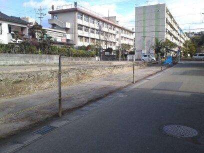 Local photos, including front road. Sakamoto Junior High School are visible from local! Local (12 May 2013) Shooting