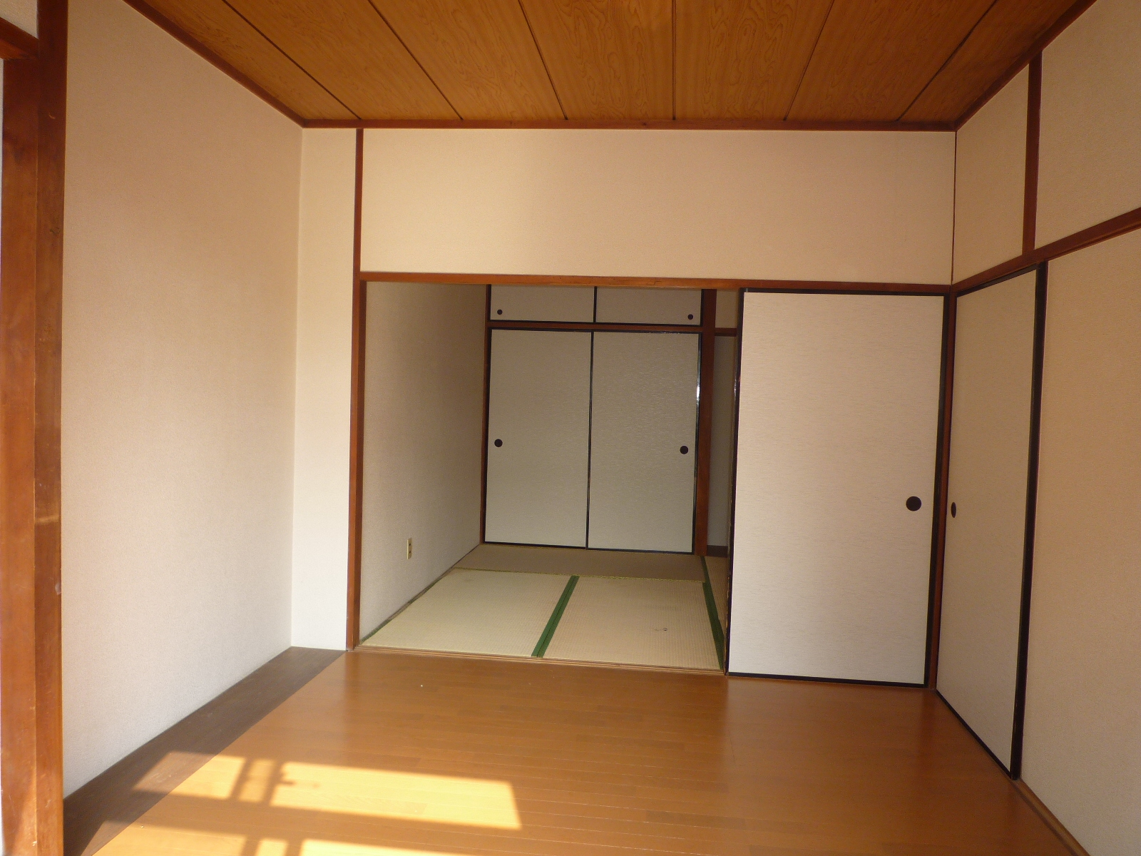 Living and room. Western style room ・ It's open and open the bran of the Japanese-style room