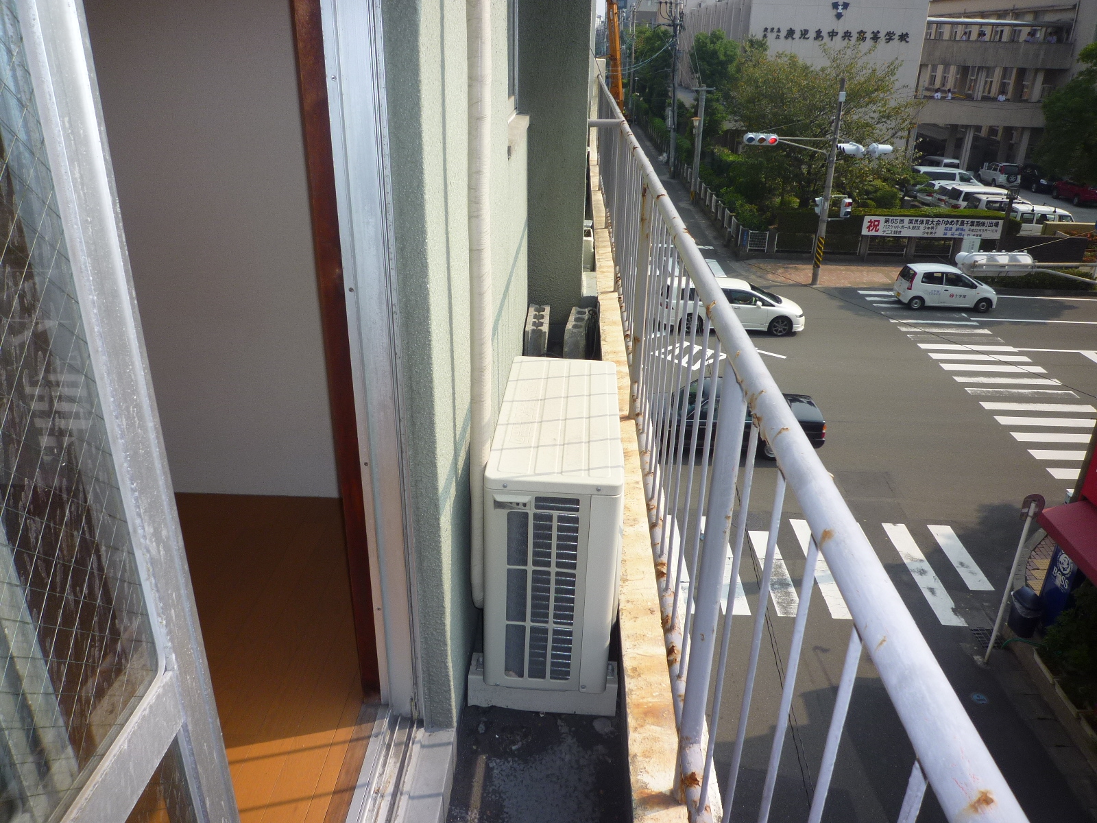 Balcony. Ventilation is good ~ (^^)