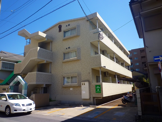 Building appearance. It is conveniently located near Kagoshima Chuo Station!