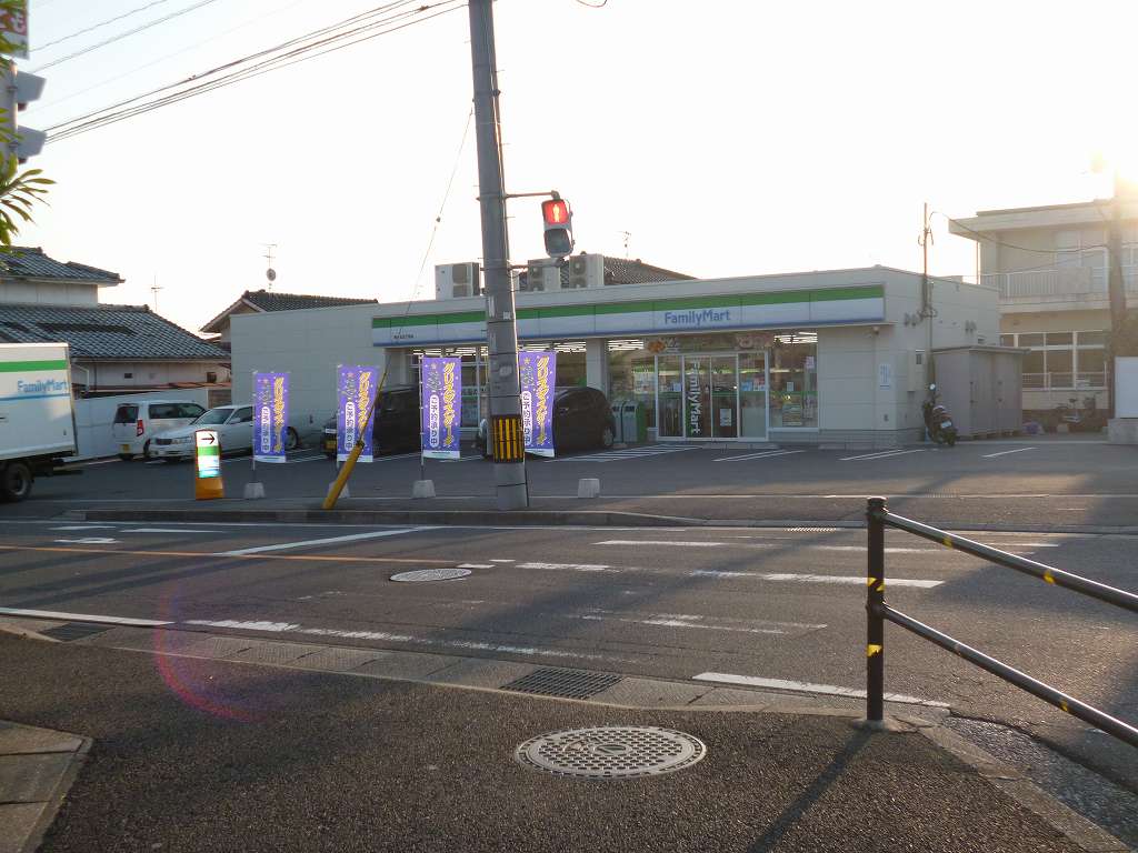 Convenience store. FamilyMart Sakuragaoka Chome store up (convenience store) 165m