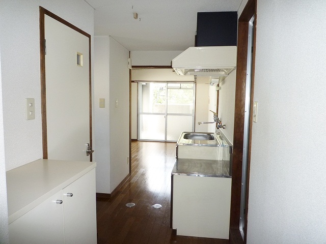 Other room space. This is the feeling when entering from the front door!