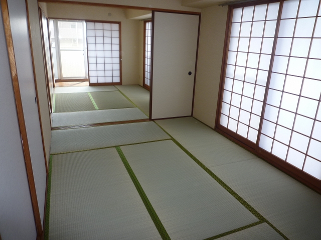 Living and room. I think you calm me Japanese-style room
