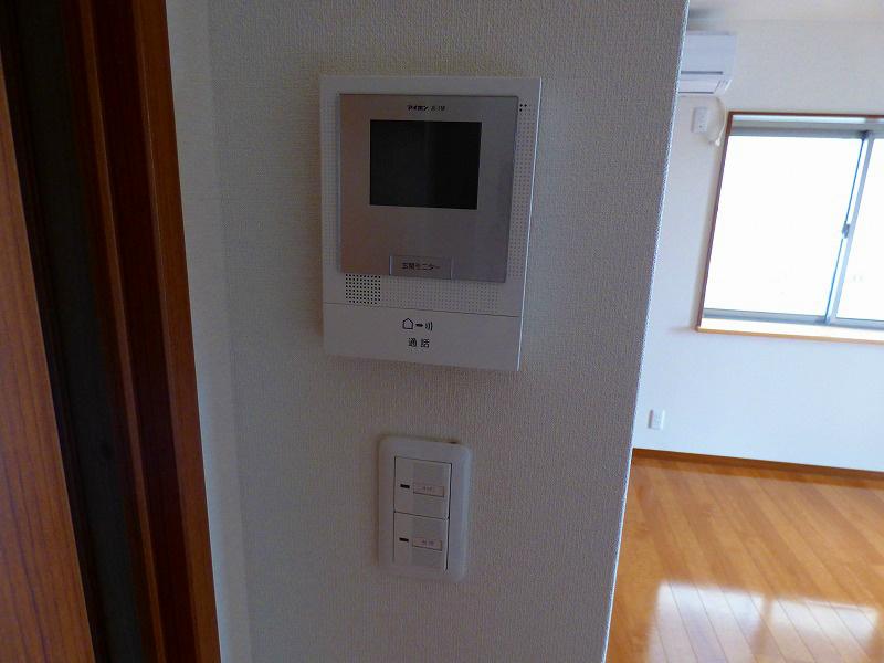 Other. There is a display with intercom of peace of mind