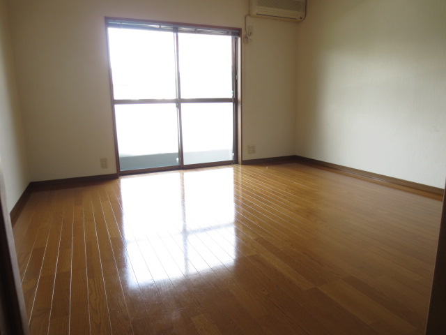 Living and room.  ☆ Deposit key money 0 yen ・ 1 month rent free campaign ☆