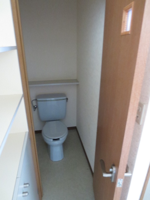 Toilet.  ☆ Deposit key money 0 yen ・ 1 month rent free campaign ☆