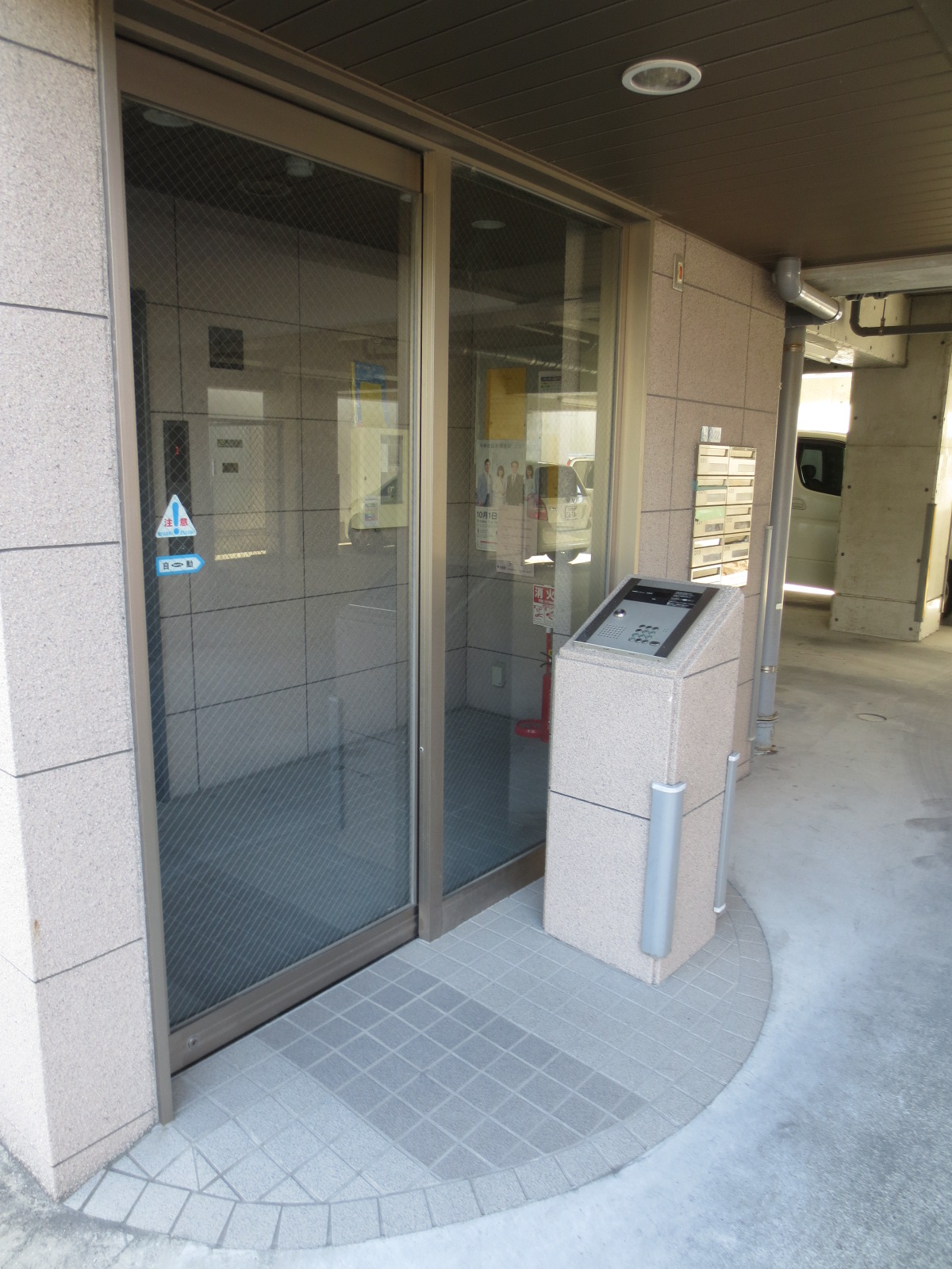 Other common areas. Elevator ・ Safe and comfortable with auto-lock!