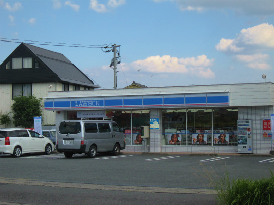 Convenience store. 340m until Lawson Hayato Masataka store (convenience store)