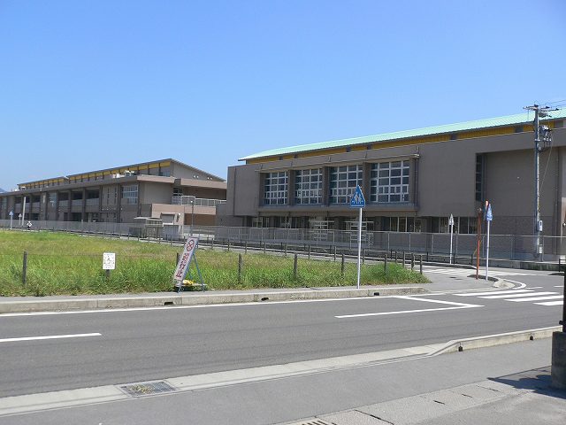 Primary school. 1440m to Kirishima Municipal Amorigawa elementary school (elementary school)