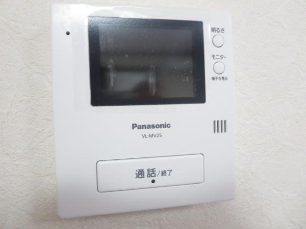 Security equipment. It established a new color TV monitor with intercom ☆ Useful when visitors ☆ Even crime prevention