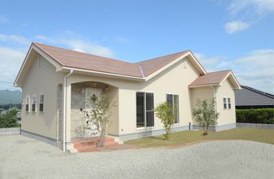 Other. One-story model house of the same subdivision in is also possible visit.